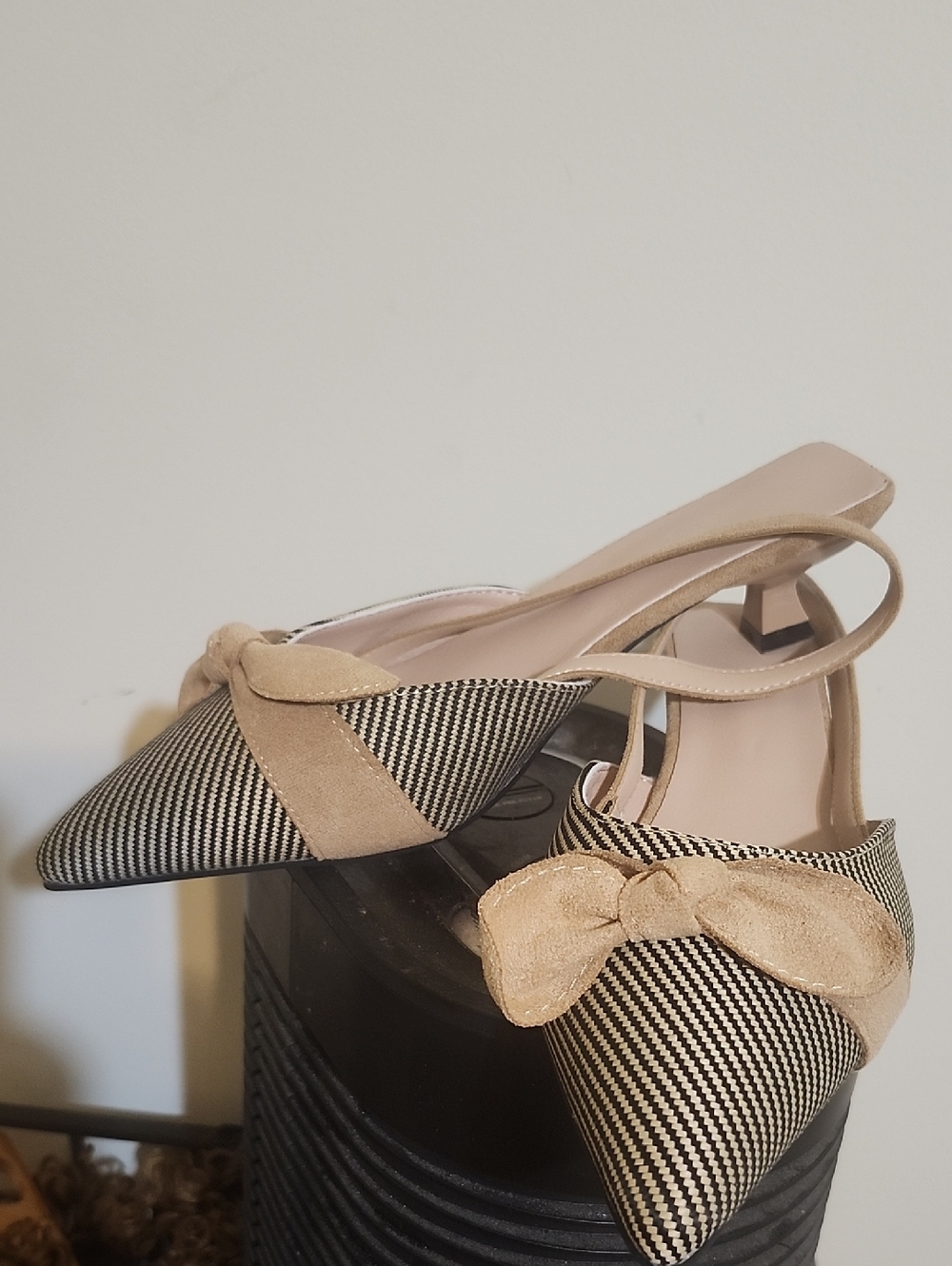 Women’s Pointed Toe Bow Slingback Heels in Beige and Black